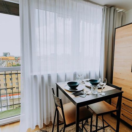 Komfortowy Apartament W Centrum Wroclawia Екстериор снимка
